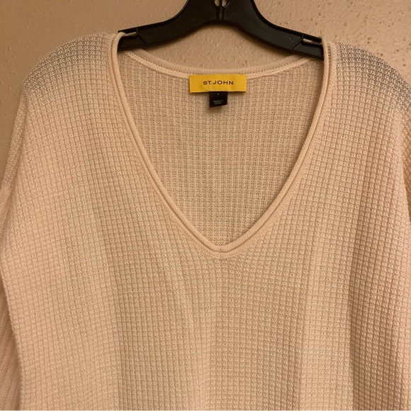 St. John V Neck Sweater - Picture 5 of 6